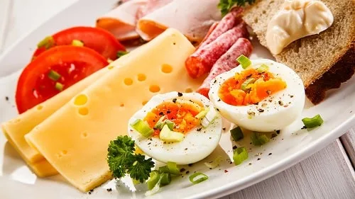 Giảm cân bằng trứng gà luộc thơm đầy đủ dinh dưỡng