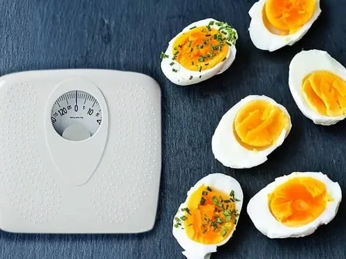 1 quả trứng gà bao nhiêu calo