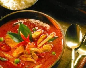 Hướng dẫn cách làm món cà ri gà thơm ngon béo ngậy