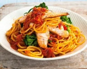 Đổi vị bữa cơm gia đình cùng cách làm món mì ý cá hồi thơm ngon