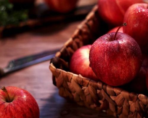 Người bị ung thư ruột nên ăn táo