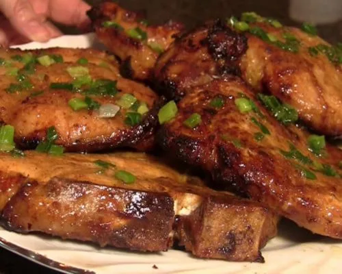 cach-nau-mon-cot-let-rim-mat-ong