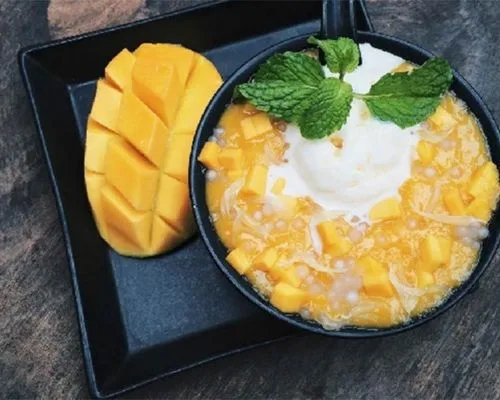 Chè xoài mix sữa dừa